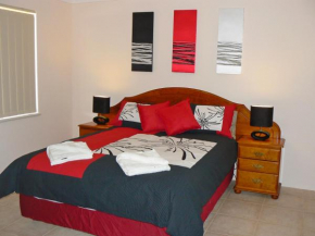  Geraldton Luxury Vacation Home with free Netflix  Джералдтон